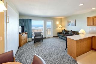 Oceanfront Suite - Beach Access - Heated Pool and Hot Tub - Lincoln City - 0