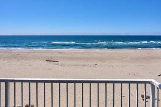 Oceanfront Suite - Sleeps Six - Heated Pool and Hot Tub - 3