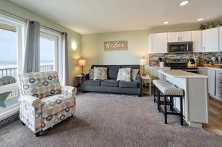 Oceanfront Suite - Sleeps 6 - Beach and Pool Access - 9