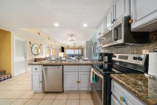 Princesa 3BR 2BA OV Penthouse- 502D - Campo del Medio - 1