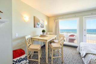 Amazing Ocean View Suite - Sleeps Six - Pool Access & Hot Tub - 7