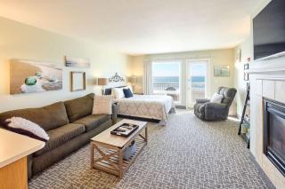 Ocean View Suite - Sleeps Six - Heated Indoor Pool & Hot Tub Access - 9