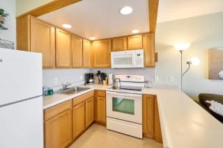 Ocean View Suite - Sleeps Six - Heated Indoor Pool & Hot Tub Access - 2