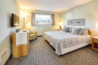 Ocean View Suite - Sleeps Six - Heated Indoor Pool & Hot Tub Access - 7