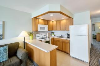 Fireplace Suite With King Bed Full Kitchen Ocean Views - Heated Indoor Pool and Hot Tub - 2