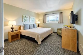 Fireplace Suite With King Bed Full Kitchen Ocean Views - Heated Indoor Pool and Hot Tub - 7