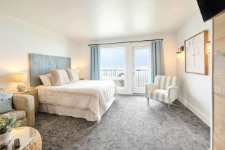 Deluxe Suite for 6 King Bed & Ocean Views Pool and Hot Tub - 0