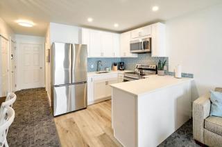 Deluxe Suite for 6 King Bed & Ocean Views Pool and Hot Tub - 9