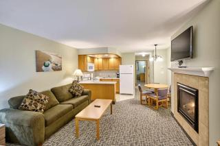 Oceanfront Fireplace Suite - Full Kitchen - Pool & Hot Tub - 3