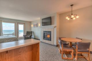 Stunning Ocean View Suite - Heated Indoor Pool and Hot Tub - 9