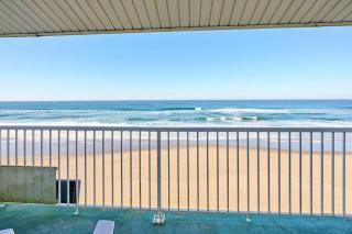 King Suite - Top Floor - Ocean View - Beach Access - Pool & Hot Tub - 6
