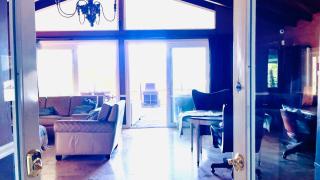 Private Studio Style Big Estate View Pool Oasis Women ONLY CONTACT B4 BOOKING - 2