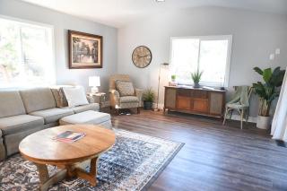 Modern & Peaceful Farmhouse in the Woods - 9