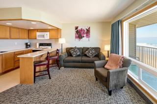 Oceanfront King Suite With Full Kitchen Beach Access Pool & Hot Tub - 6