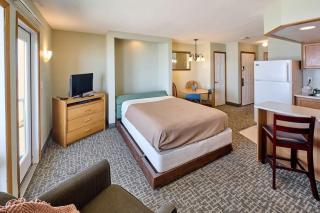 Oceanfront King Suite With Full Kitchen Beach Access Pool & Hot Tub - 4