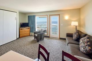 Oceanfront Family Suite With Full Kitchen Beach Access Pool & Hot Tub - 9
