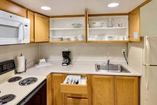 Oceanfront Family Suite With Full Kitchen Beach Access Pool & Hot Tub - 1