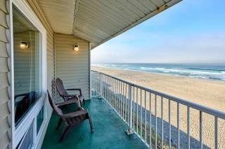 Oceanfront Family Suite - Full Kitchen - Beach Access - Pool & Hot Tub - 7