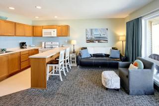 Oceanfront Family Suite - Full Kitchen - Beach Access - Pool & Hot Tub - Lincoln City - 2