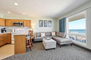 King Suite - Oceanfront Balcony & Central Location - Pool & Hot Tub - 9