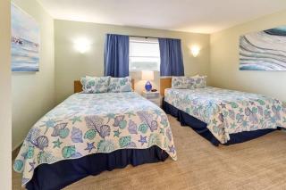 Stunning Oceanfront Suite - Full Kitchen - Pool and Hot Tub - 7