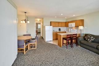 Top Floor Corner King Suite - Stunning Ocean and River Views - 2
