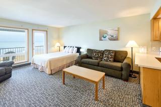 Stunning Oceanfront Suite - Full Kitchen - Heated Indoor Pool & Hot Tub - 6