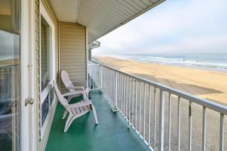 Stunning Oceanfront Suite - Full Kitchen - Heated Indoor Pool & Hot Tub - 4
