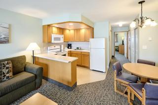 Stunning Oceanfront Suite - Full Kitchen - Heated Indoor Pool & Hot Tub - 9