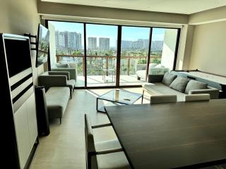 3 Bedrooms with huge Terrace in La Isla Acapulco - Acapulco - 0