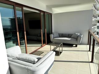 3 Bedrooms with huge Terrace in La Isla Acapulco - Acapulco - 4