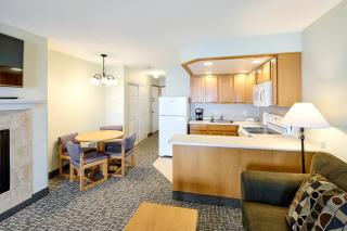 Top Floor Family Suite with Fireplace and Kitchen - Beach Access - Beautiful Ocean Views - 1