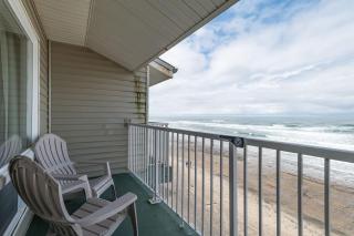 Stunning Oceanfront Suite - Sleeps Six - Top Floor - Heated Pool & Hot Tub Access - 8