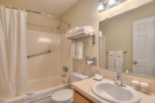 Stunning Oceanfront Suite - Sleeps Six - Top Floor - Heated Pool & Hot Tub Access - 1