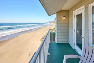 Deluxe Ocean View Family Suite - Sleeps Six - Heated Pool & Hot Tub - 3