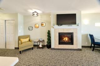 Deluxe Ocean View Family Suite - Sleeps Six - Heated Pool & Hot Tub - 1