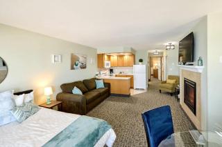 Deluxe Ocean View Family Suite - Sleeps Six - Heated Pool & Hot Tub - 2