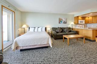 Oceanfront Family Suite With Beautiful Views - Full Kitchen - Pool & Hot Tub - 2