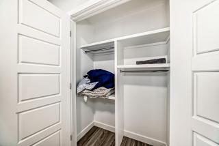 2 Beds, 1 bath Walkout Basement - Calgary - 7