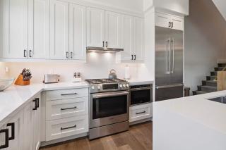 Riverfront Townhome 14 by East West Hospitality - 2