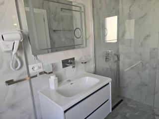 Fraj Holiday Homes - 9