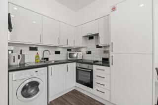 Cardiff Spa Escape - Sleeps 5 - 4