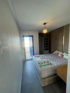 Modern Pool-View Luxury Flat - Oulad Akkou - 3