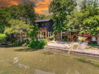 Riverfront In Guadalupe Sleeps22 Kayak Games - 3