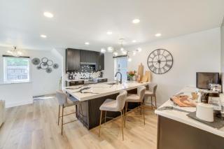 Walk to Waterfront Michigan Retreat with Game Room - Gladstone - 6