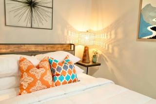 Urban Charm | Near EWR Airport Easy Access to NYC - Newark - 3