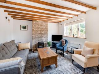The Pink Cottage - - 9