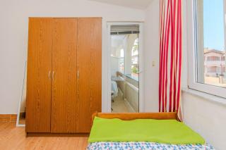 Apartments with parking spaces Vir - 24740 - 8
