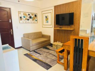2 BR Condo with CR and Balcony Unli Netflix, Disney - Tuding - 0