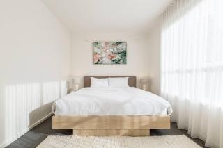 Velvet Bloom - Sunlit Comfort by Parks & Trails - 9